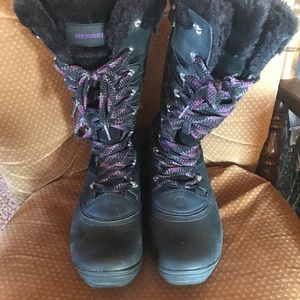 Merrell Woman snow boots size 8.5